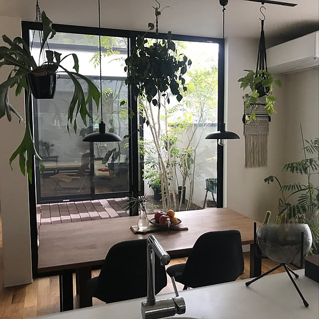 写真付きレビュー ポットスタンドフォーク25l フラワースタンド 鉢台 鉢スタンド おしゃれ アイアン 植木鉢スタンド の通販商品 口コミ情報 Roomclipショッピング