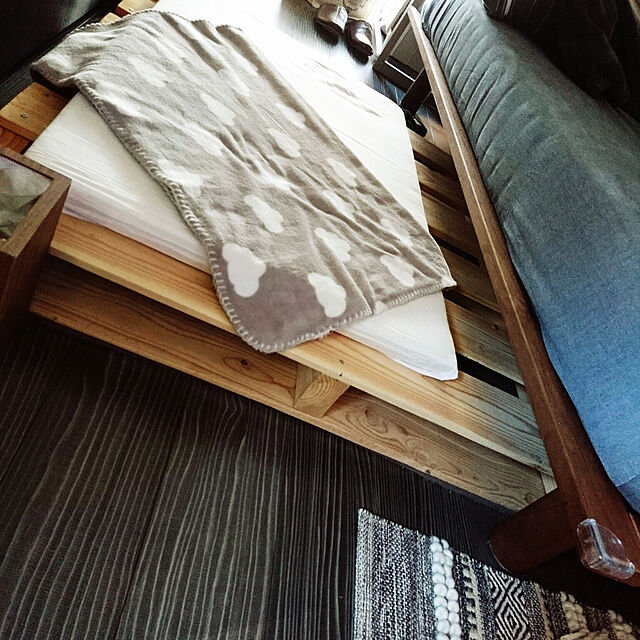yonetubuの-パレット　木製　ベッド　ユーロパレット　DIY　組み立て　「自分で組み立てるパレット」1000×1000×115(mm)片面使用型の家具・インテリア写真