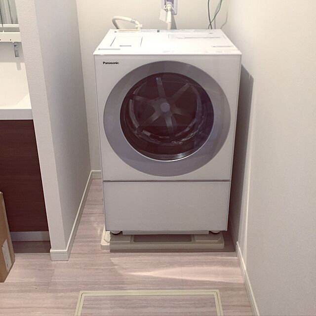Saaaachanの-【送料無料】PANASONIC NA-VG700R シルバー Cuble(キューブル) [ななめ型ドラム式洗濯乾燥機(洗濯7kg・乾燥3kg) 右開き]の家具・インテリア写真