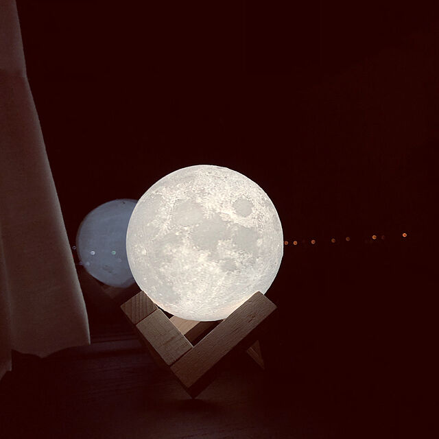 Hayatoの-フロアライト 間接照明 テーブルランプ ベッドサイドランプ インテリア照明 ボール型ランプ 月のランプ 3Dプリント 癒し オシャレ 飾りライト USB充電式の家具・インテリア写真