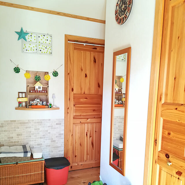 satosanの-天然木のウォールミラーの家具・インテリア写真