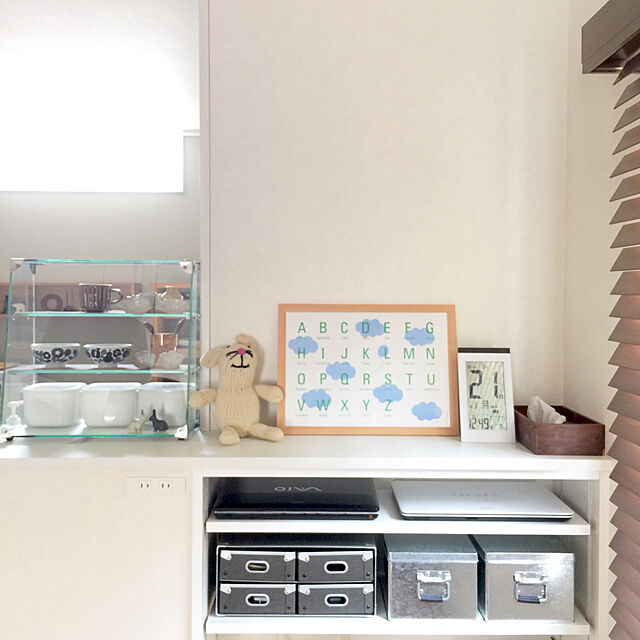 usaco.のアデッソ-ADESSO(アデッソ) 日めくり電波時計 KW9254 デジタル 置き掛け兼用 六曜 温度 湿度 日付 曜日表示 記念日設定機能付き ホワイトの家具・インテリア写真