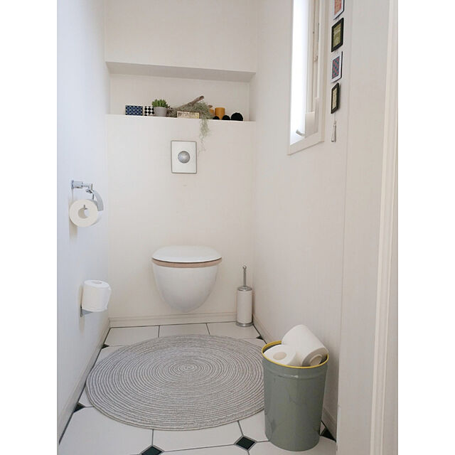 ayaの萩原-ハンドメイド 綿100％の編み込みラグ ブレイド 90R グレーホワイトの家具・インテリア写真