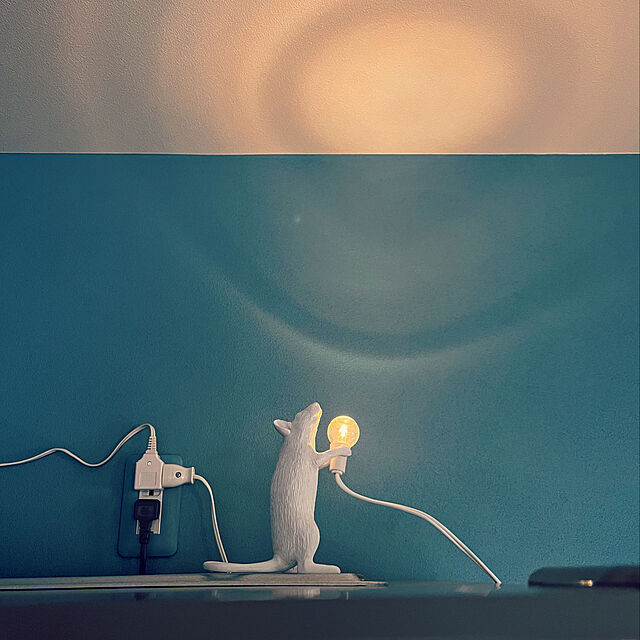 lucyの-ランプ ベッドサイド 照明 おしゃれ スタンド 卓上 ライト ねずみ マウスランプ 【 SELETTI 】Mouse lamp アート おもしろ 雑貨 電気 オブジェ ホワイト 海外 ケーブル 小さい / WakuWakuの家具・インテリア写真