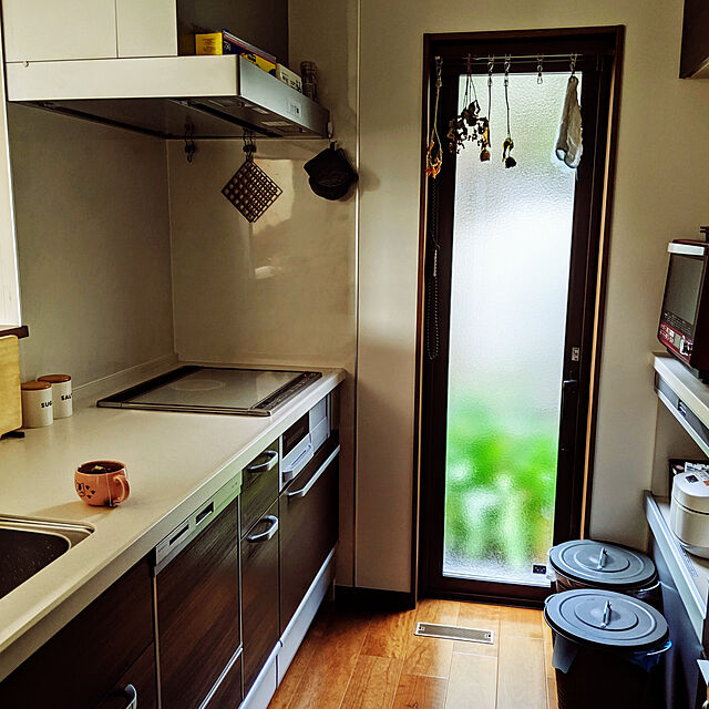 shizuponのダイワ産業-ダイワ産業 まな板 スタンド付き 食洗機対応 木製 ひのき 軽量 日本製 防カビ 36cmの家具・インテリア写真