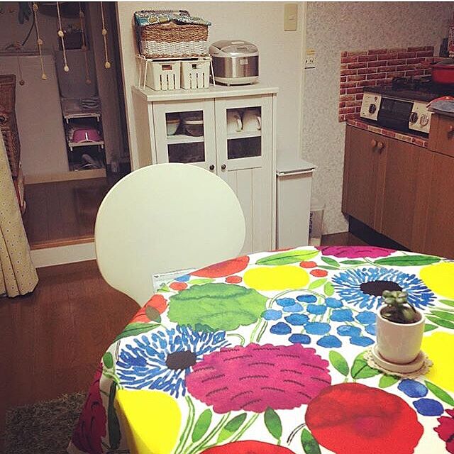 mako831の-marimekko マリメッコ SITRUUNAPUU TABLE CLOTH テーブルクロス シトルーナプー/レモンツリー 67094 130 White/Red/Yellowの家具・インテリア写真