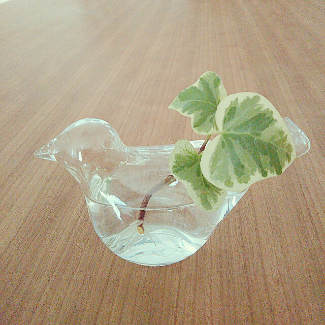 kurumiの-バード ガラス フラワーベース S【オブジェとしてもかわいい　フラワーベース　一輪挿し　花瓶　鳥　トリ　ガラス　かわいい　オブジェ　小さい】の家具・インテリア写真