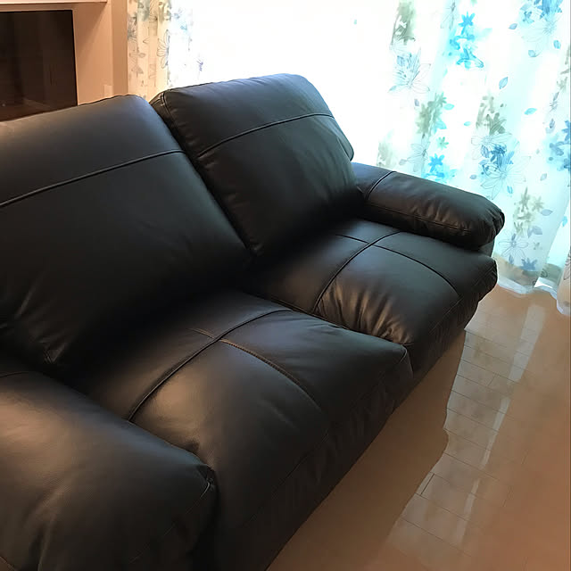 rikomikkのニトリ-3人用本革ソファ(Nステイツ BK) の家具・インテリア写真