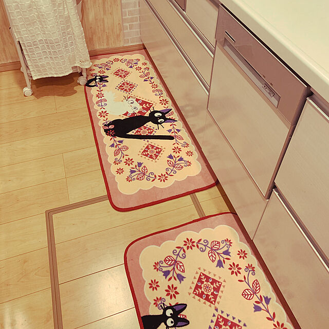 ku-の-魔女の宅急便 キッチンマット 台所 室内 洗える 50×120cm ジブリ 黒猫 ジジ リリ- おしゃれ かわいい プレゼント 新築祝い おすすめ キャラクター グッズの家具・インテリア写真