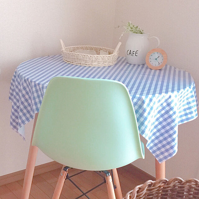 Kの-ダイニングテーブル おしゃれ 丸型 単品 カフェテーブル 北欧風 円形 直径80cm ホワイト 一人暮らしの家具・インテリア写真