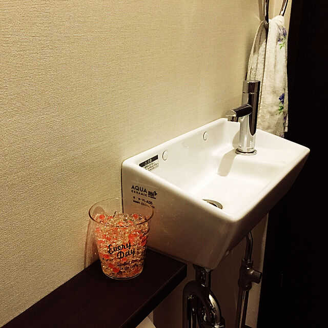 Madokaの-L-A35HC LIXIL(INAX) 狭小トイレ手洗い （角形） 壁排水/壁給水　送料無料の家具・インテリア写真