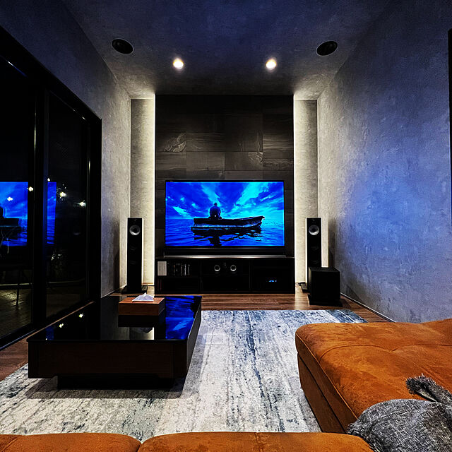 NBA_Luiの東芝(TOSHIBA)-REGZA 77V型 有機ELテレビ レグザ 77X9400 4Kチューナー内蔵 外付けHDD全番組自動録画 ネット動画対応 （2020年モデル）の家具・インテリア写真