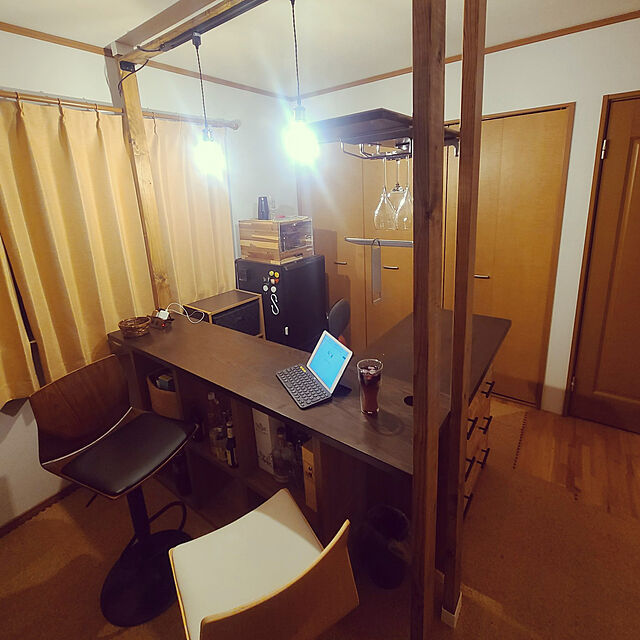 Sasukenchiのサンワサプライ-サンワダイレクト 電源タップ AC4個口 USB A×2 卓上 クランプ 一括集中スイッチ 3m おしゃれ 木目 700-TAP047DBRM ブラウンの家具・インテリア写真