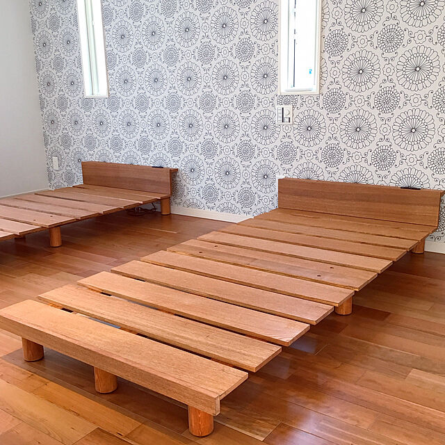 HRDplusA3の-木製ベッドフレーム「GINO（ジーノ）」　　セミシングルベッド　シングルベッド　セミダブルベッド　ダブルベッド　すのこベッド　ウォールナット　タモ　宮付き　棚付き　コンセント付き　フレームのみ　石崎家具の家具・インテリア写真