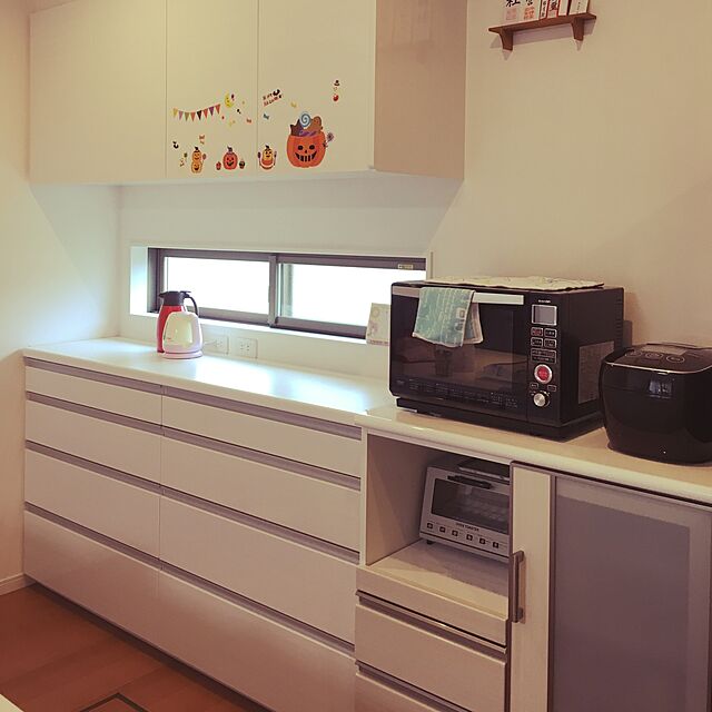 Yukoのニトリ-光沢のある木目模様が美しいキッチンカウンター(ポスティア 90 WH)  【完成品・配送員設置】 【5年保証】の家具・インテリア写真