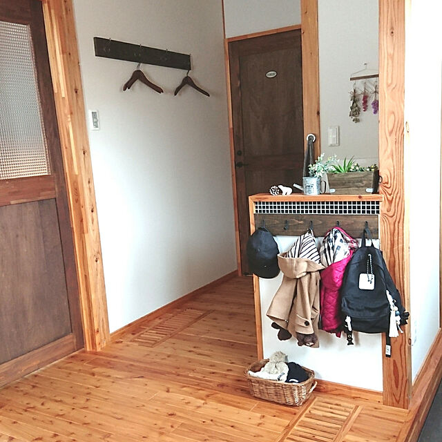 niconicoの-ハンガー 木製 おしゃれ かっこいい アンティークブラウン シンプル コート アウター 洋服 L 38cmの家具・インテリア写真