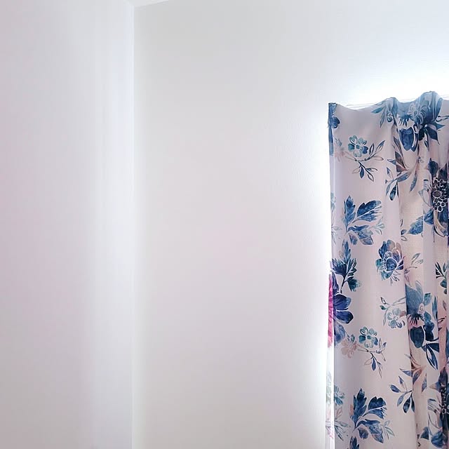 samarunのremecle-織物調壁紙シールの家具・インテリア写真