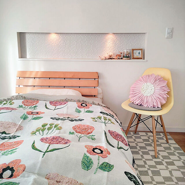 Haの-ラウンド クッションカバー 45cm 円形 丸型 ピンク ブルー ネイビー ベルベット 花 クッション かわいいの家具・インテリア写真