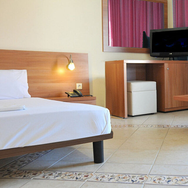 Hotel-Bedの-ホテル仕様ベッド ポケットハードマットレス+スチールボトム Mサイズ 某高級ホテルをはじめこれまで全国に納入実績のあるホテルベッド お掃除も簡単タイプの家具・インテリア写真