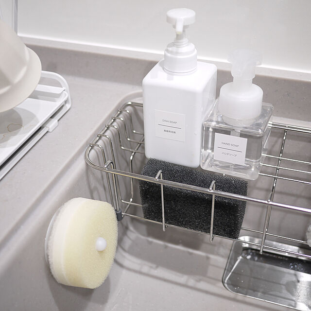 saayaのマーナ-マーナ (marna) 洗面スポンジ POCO (ポコ/グレー) 洗面台 スポンジ 吸盤式 (水切り/浮かせる収納) 洗面所 掃除 W615GYの家具・インテリア写真