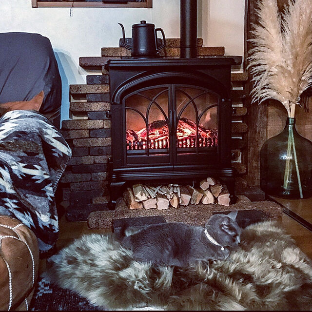 COCOのニトリ-繊細な炎の演出に心まであたたまるワイド暖炉型ファンヒーター(BK17) の家具・インテリア写真