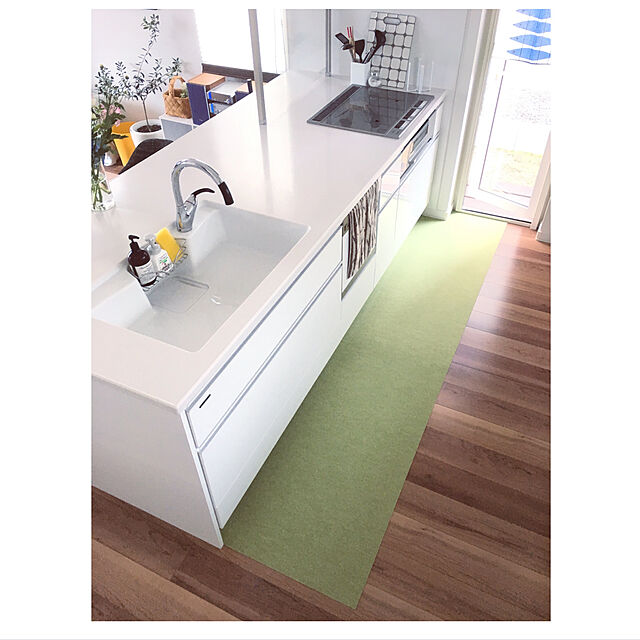 yukoのサンコー-サンコー おくだけ吸着 キッチンマット KG-04 GR グリーン 60×240cm（厚み3mm）の家具・インテリア写真