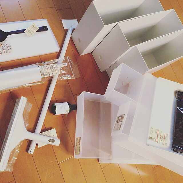 MUNKO_ayuの無印良品-無印良品　ポリプロピレンケース・引出式・浅型・６個（仕切付）　Ｖ）約幅２６×奥行３７×高さ３２．５ｃｍ　日本製の家具・インテリア写真