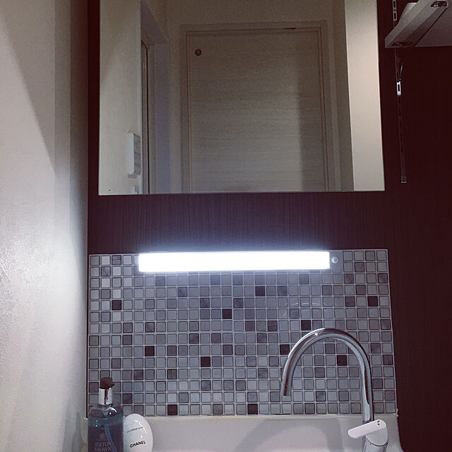 Matryoshka203のマスターリンクス-【 Dream Sticker 】 モザイクタイルシール キッチン 洗面所 トイレの模様替えに最適のDIY 壁紙デコレーション BST-4 (モノクロ, 4枚セット)の家具・インテリア写真