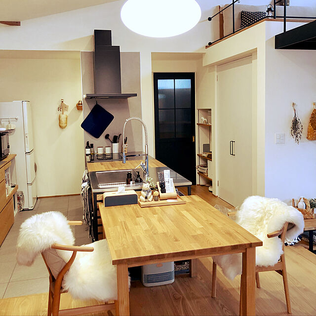 kinariの萩原-ムートン ラグ マット クッション M-511-F ムートンマット ムートンクッションの家具・インテリア写真