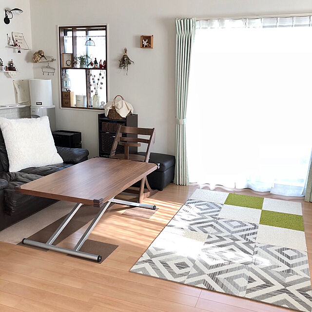 marocoroのニトリ-昇降天然木テーブル(アクティブ ウォルナット) の家具・インテリア写真