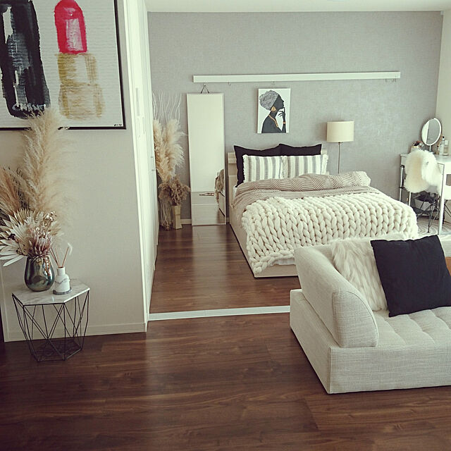 yuaの丸八真綿-長毛ムートンラグ 2匹サイズの家具・インテリア写真