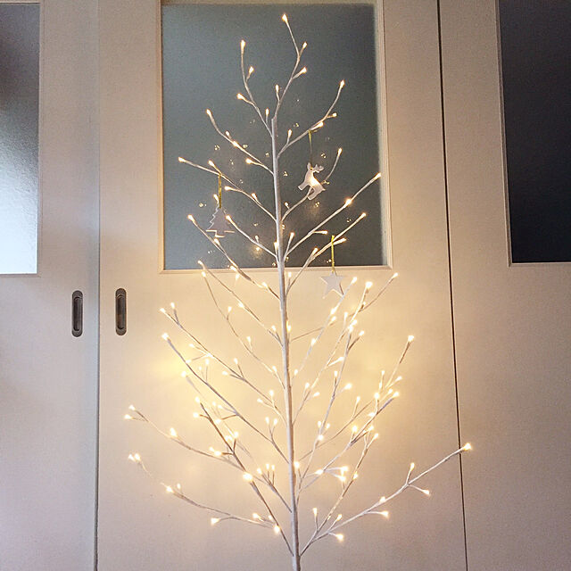 kusuttoの-クリスマスツリー 150cm LED ブランチツリー ホワイト 白 ツリー 白樺 室内 8パターン 点灯の家具・インテリア写真