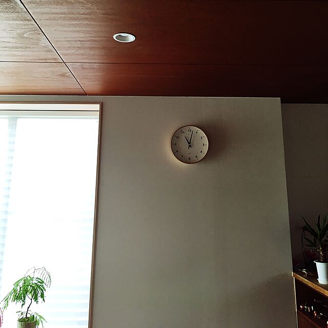 sasaの加藤木工-KATOMOKU plywood clock ナチュラル スイープ（連続秒針） km-33L φ304mm (電波時計)の家具・インテリア写真