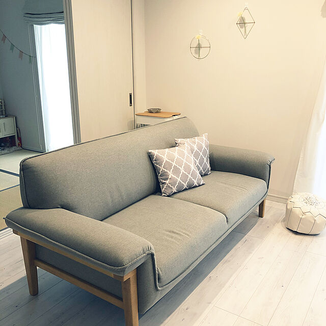 doremiの-salut!(サリュ) ホーム 刺繍入りプフ ホワイトの家具・インテリア写真