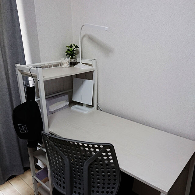 zumiのニトリ-ワークチェア(スコップ GY) の家具・インテリア写真