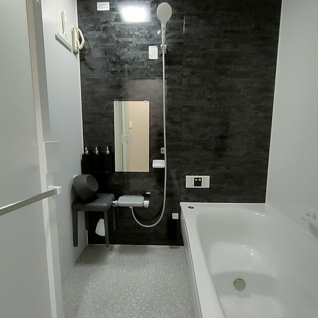 ya_maの山崎実業-マグネットツーウェイバスルーム風呂椅子ホルダー　タワーの家具・インテリア写真