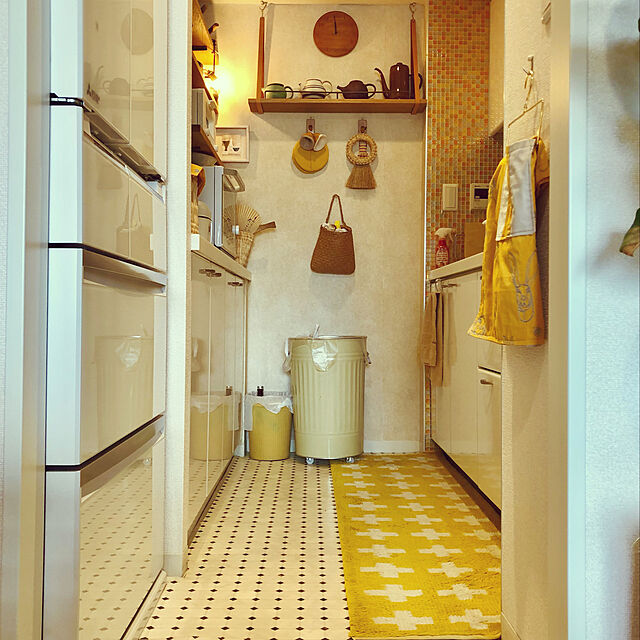 mochi2usagiの-約50×180cm（抗菌防臭加工クロスキッチンマット） マスタード 【通販】の家具・インテリア写真