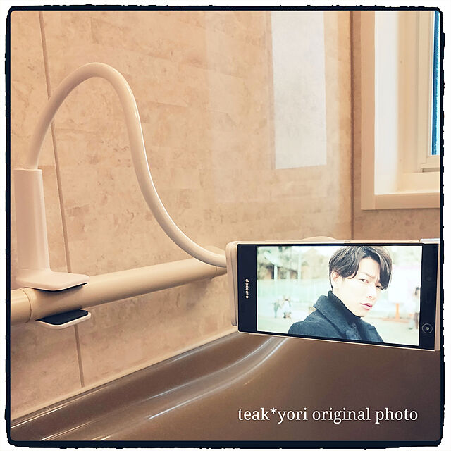 yoriの-AKEIE スマホスタンド タブレットスタンド スマホホルダー アームスタンド 多機種対応 10.5インチまで全対応 卓上ホルダ 安定 for iphone ipad mini ipad air2 REGZA Xperia Galaxy SONY Kindle (ホワイト) 母の日ギフトの家具・インテリア写真