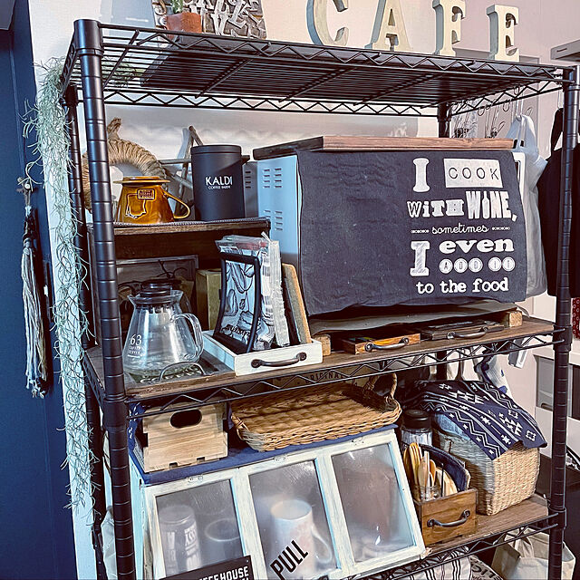 tomoの-カルディ オリジナルキャニスター缶 ブラック　（コーヒー　マットブラック 保存容器　雑貨 インテリア キッチン　密封　防湿　お菓子　小物入れ）の家具・インテリア写真