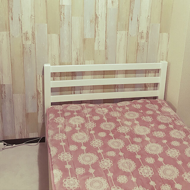 SweetRoseの-ベッド ベッドフレーム シングル シングルベッド 木製 シンプル ホワイト 白 ブラウン ナチュラル ブラック 黒 ヘッドボード 収納 シングルベッド 天然木 パイン シンプル 一人暮らし 1人暮らし ワンルームの家具・インテリア写真
