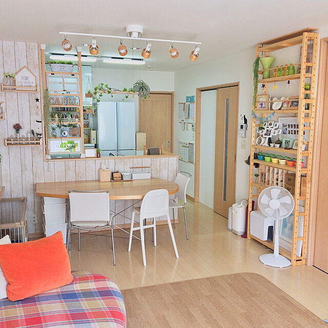 miyuの-【4月10日まで大型商品送料無料】突っ張り木製シェルフの家具・インテリア写真
