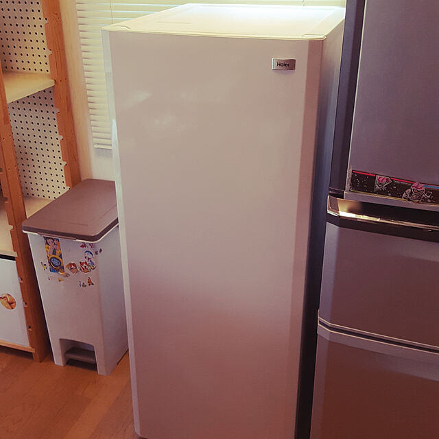 kuroの-【標準設置費込み】 ハイアール 前開き式冷凍庫 「Haier Live Series」（132L）　JF-NUF132G-W ホワイト[JFNUF132G]の家具・インテリア写真