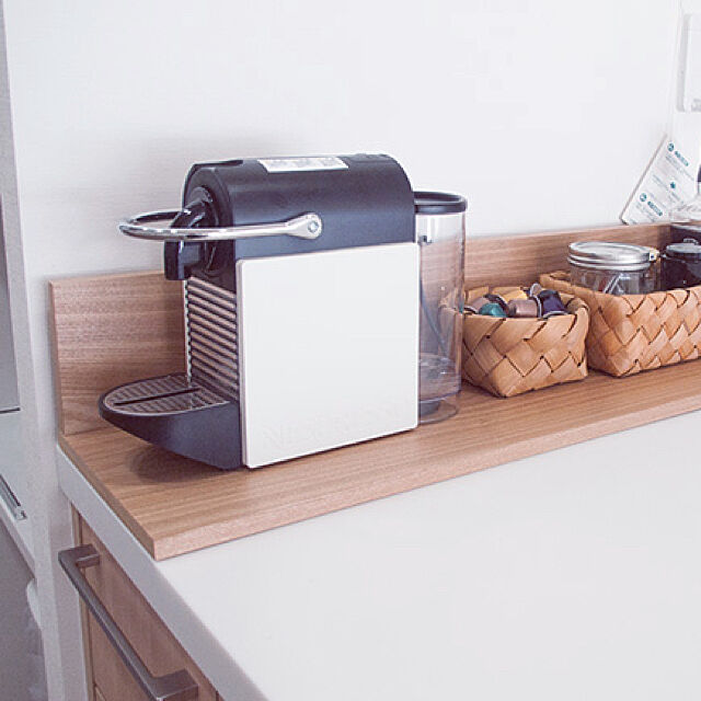 uchiblogの-ネスレネスプレッソ専用カプセル式コーヒーメーカー 「ピクシークリップ」 D60WR ホワイト＆コーラルレッドの家具・インテリア写真