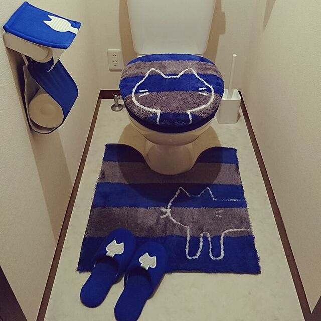yukinkonomotoのオカ-うちねこ洗えるトイレタリー （ トイレマット / フタカバー ）の家具・インテリア写真