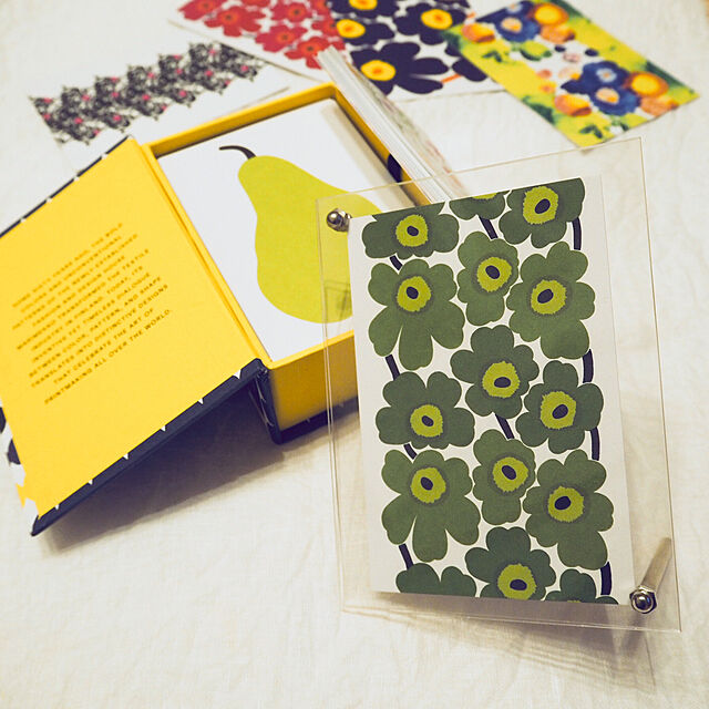 mimiedenの-marimekko（マリメッコ）　『marimekko 100 postcards』（ポストカード100枚セット）（専用BOXの色：ホワイト×イエロー×ネイビー×ブラック）※国内正規取扱店　　　02P03Dec16の家具・インテリア写真