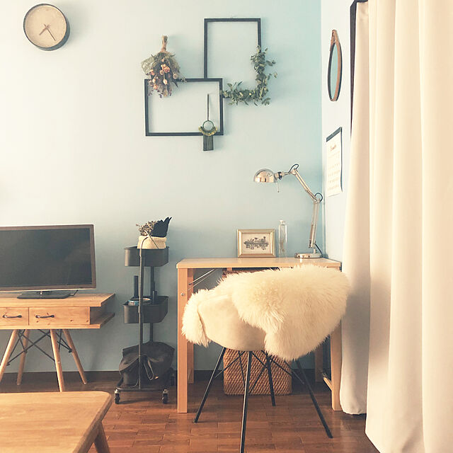 nya-のイケア-IKEA　SKOLD　羊皮　ベージュ　ムートンラグの家具・インテリア写真