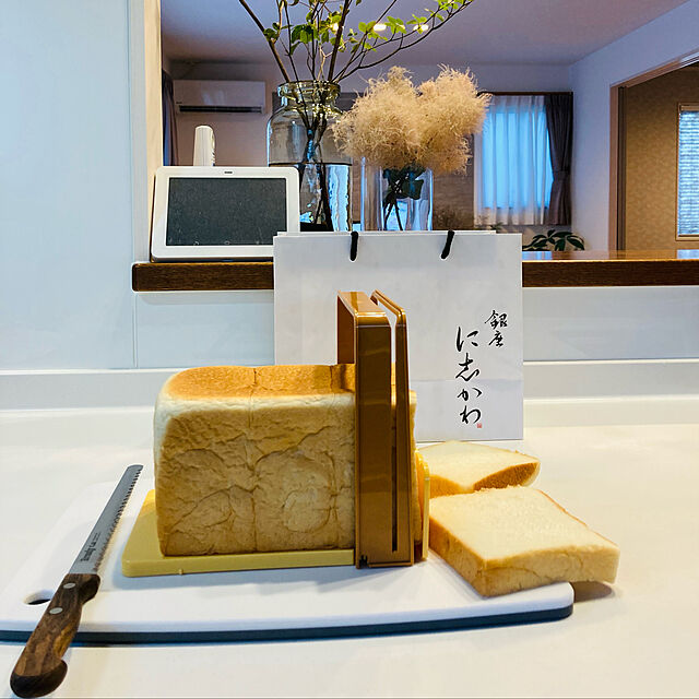 LoveMの貝印-パン切り ガイド 日本製 貝印 パン切り 5段階 スライサー 食パン カット サンドイッチ ホットサンド FP1000 パン切りガイド スライス 滑り止め コンパクト 調理器具の家具・インテリア写真