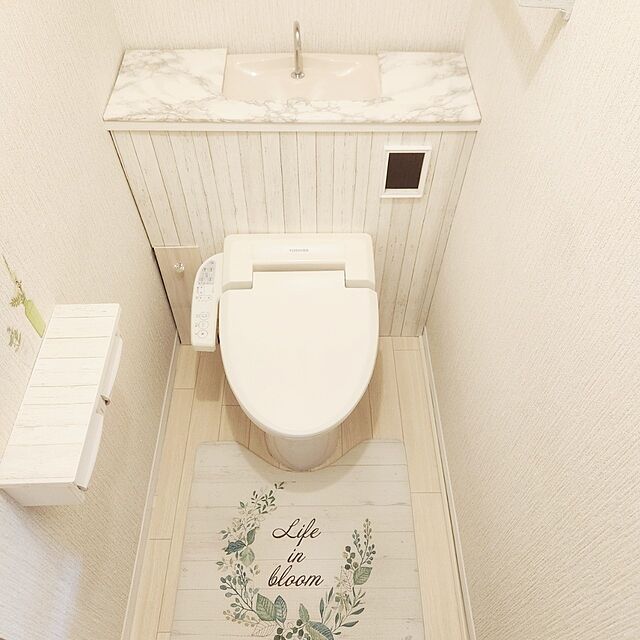 pinonのニトリ-水洗いできる はっ水トイレマット(リース JQ12) の家具・インテリア写真