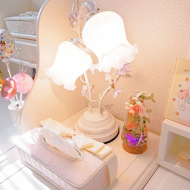 PIMPLE-PINKYの-フラワースタンドライト 2灯 タッチセンサー式 3段階 調光 テーブルランプ ルームランプ 卓上 アンティーク クラシカル 姫系 ロマプリ かわいい 可愛い おすすめの家具・インテリア写真