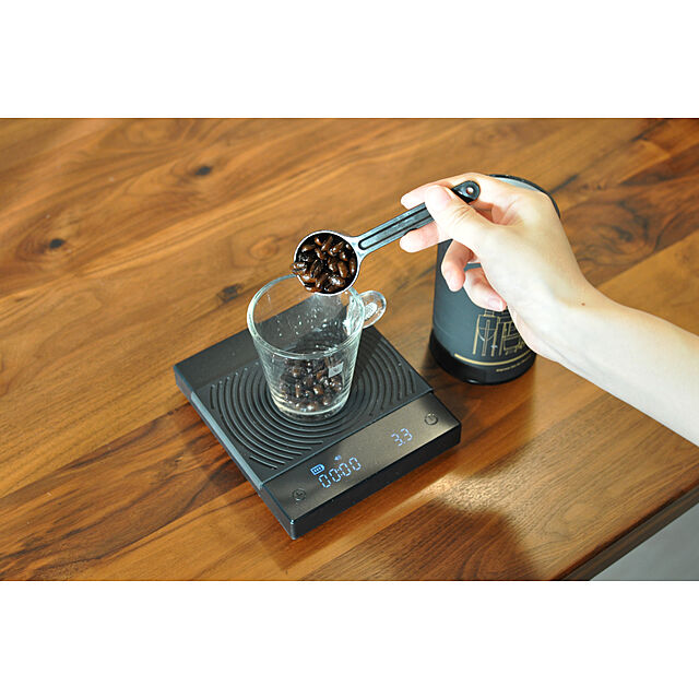 tkf-0705の-TIMEMOREタイムモア BLACK MIRROR basic+ コーヒースケール ブラックミラー デジタルスケール ドリップスケール キッチン 計量器 精度0.1g 測量範囲0.5ｇ-2000g オートモード タイマー機能 LEDの家具・インテリア写真